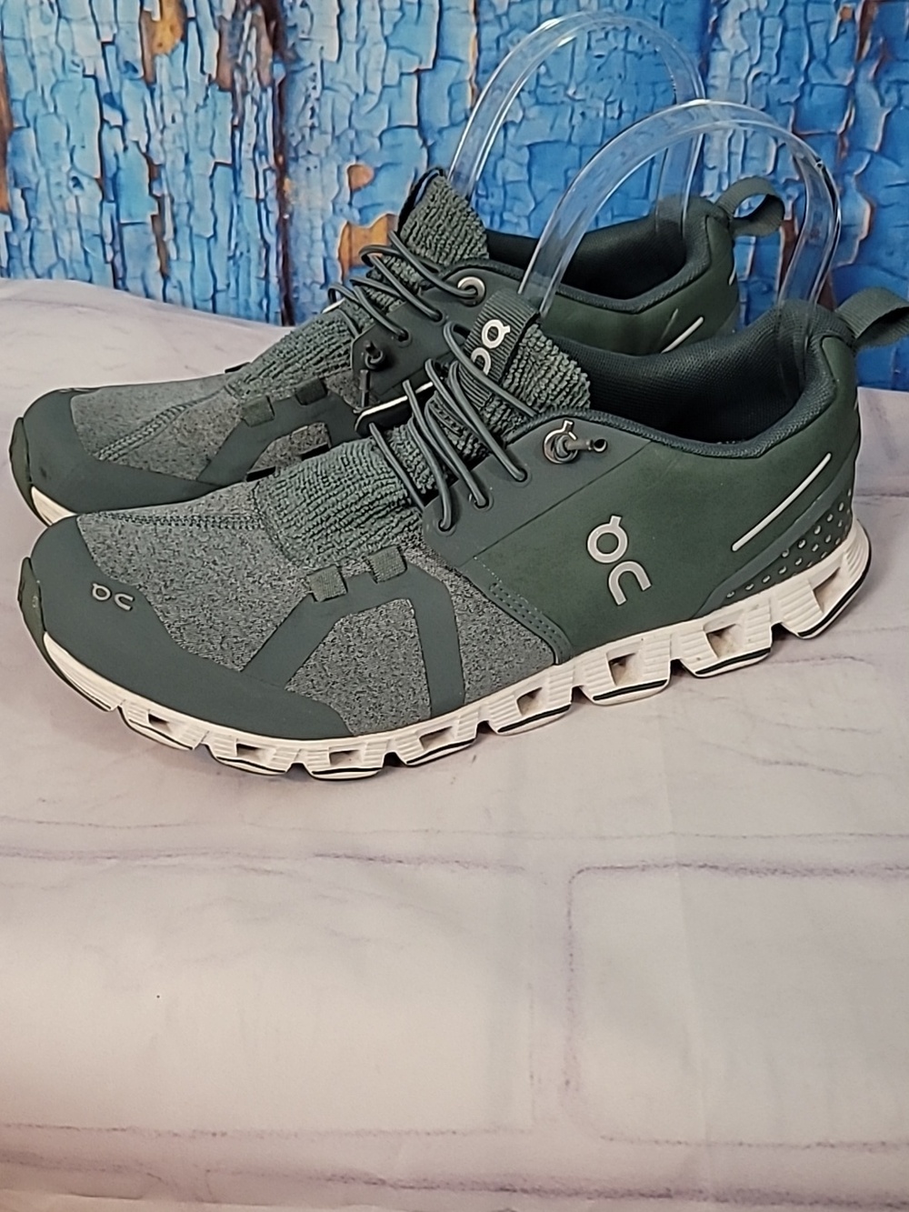 On Running Athletic Shoes - Picture 2 of 9
